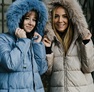 Hosszított szőrmés kapucnis télikabát babakék – Női télikabát – Innova Fashion – 4. kép